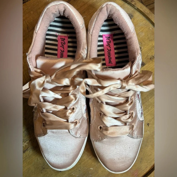 Betsey Johnson Floral pink sneakers - Picture 5 of 6